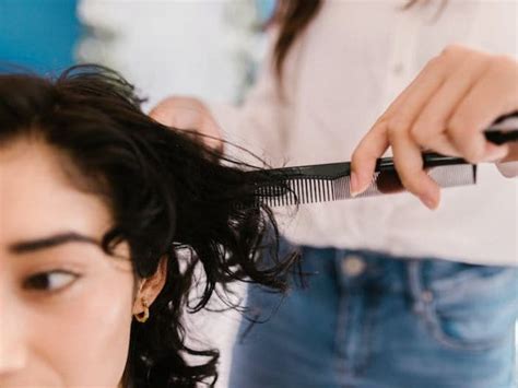 tagliare i capelli da sola pari|Come tagliarsi i capelli da sola: 5 metodi fai da te efficaci